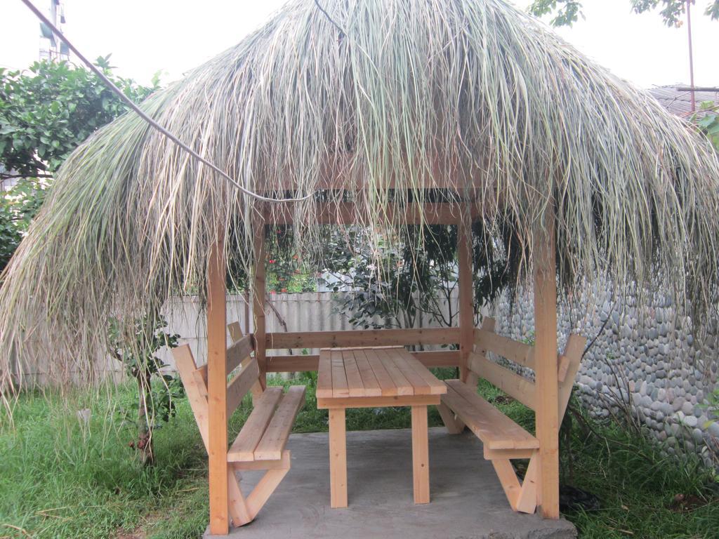 Wooden Cottage Makhinjauri Exterior foto