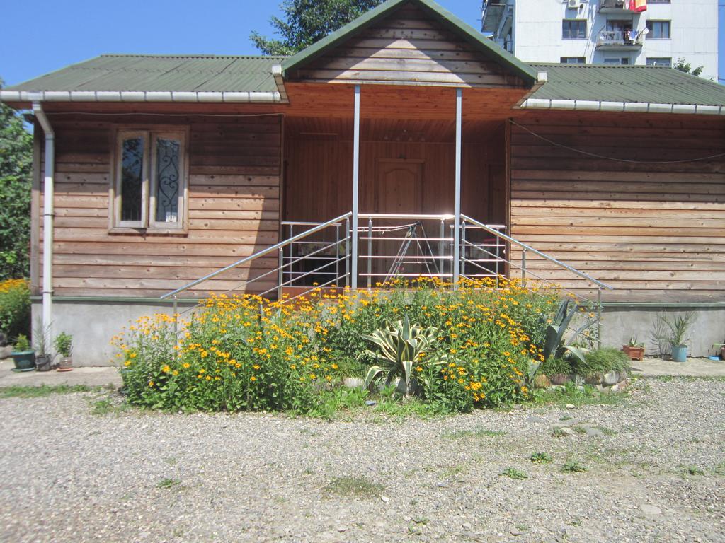 Wooden Cottage Makhinjauri Exterior foto